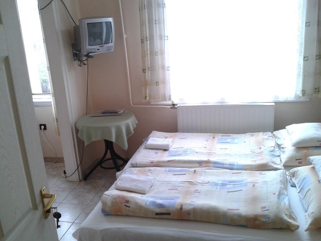 Deak Vendeghaz Apartman Hotel Hajdúszoboszló Kamer foto
