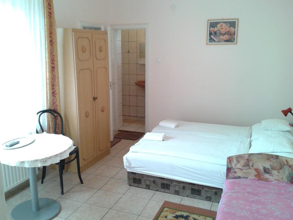 Deak Vendeghaz Apartman Hotel Hajdúszoboszló Kamer foto