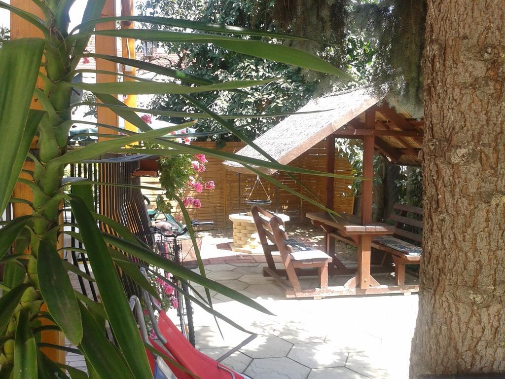 Deak Vendeghaz Apartman Hotel Hajdúszoboszló Buitenkant foto