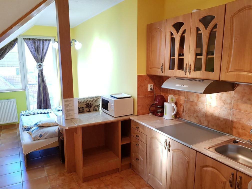 Deak Vendeghaz Apartman Hotel Hajdúszoboszló Buitenkant foto